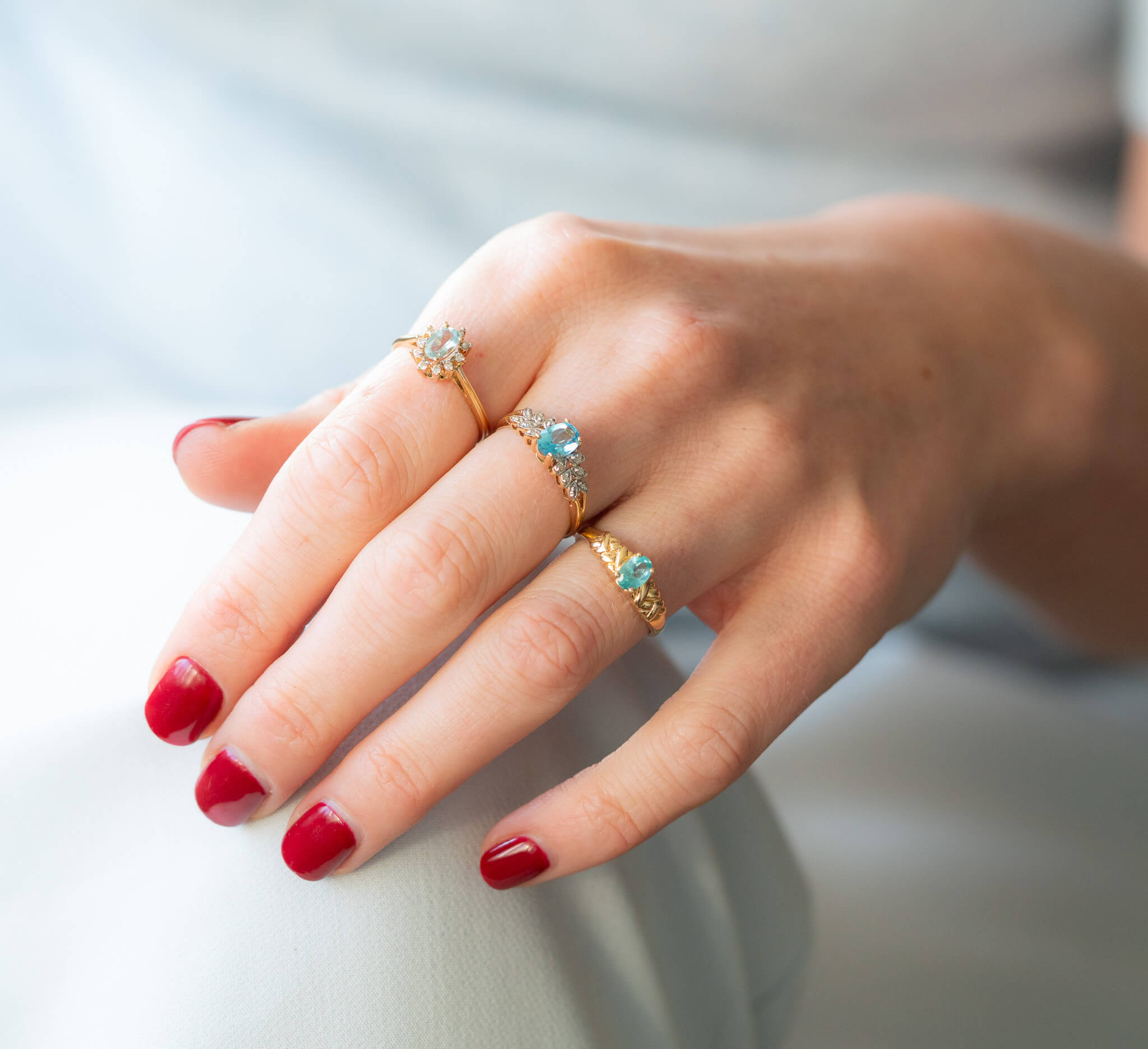 drie aquamarijn en diamanten vintage ringen gemaakt van 14 karaat geelgoud