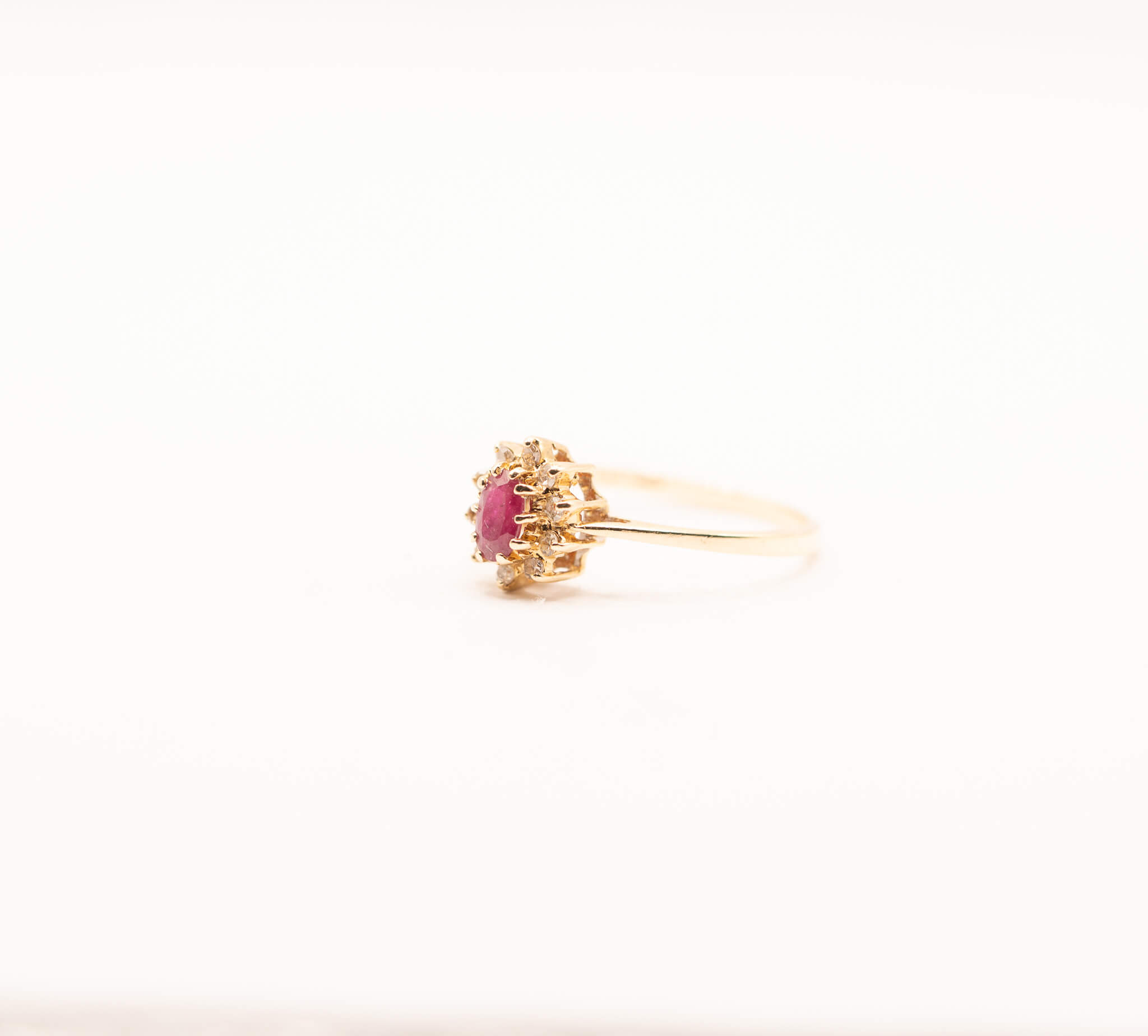 Rosalie | Ruby & diamond cluster ring - Afbeelding 2